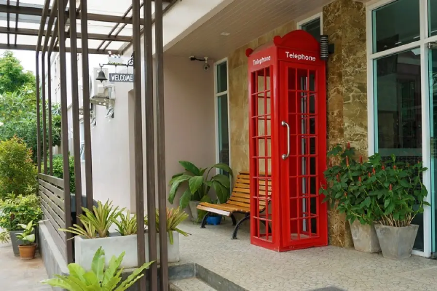 Le idee più curiose per riciclare una cabina telefonica