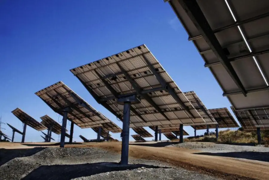 In mezzo ad una discarica, un impianto fotovoltaico da 1 MW