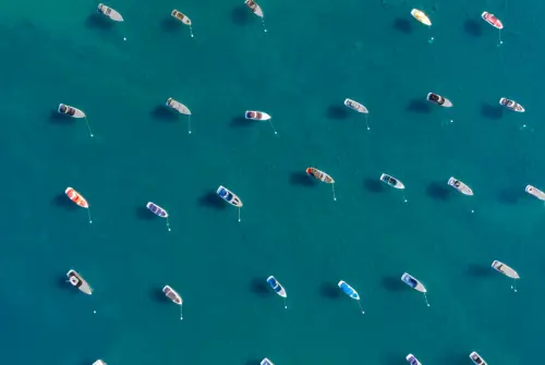 Gestione dei rifiuti a bordo: soluzioni salvaspazio per barche piccole