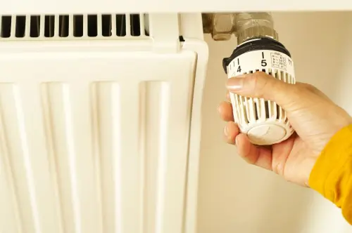 Settembre in casa: i piccoli lavori di fine estate che pesano sulle bollette d'inverno