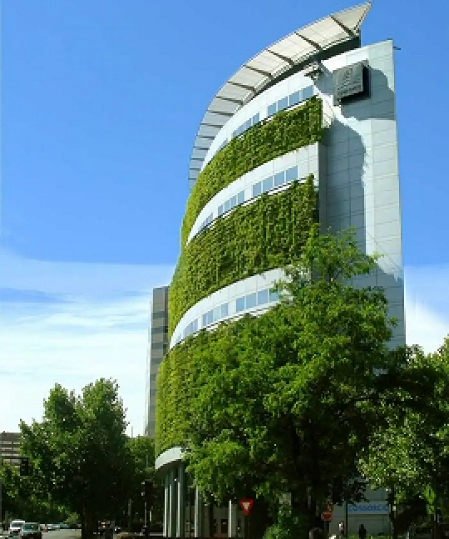 Consorcio Santiago Building. Il grattacielo ricorperto di vegetazione