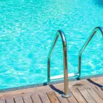 Come proteggersi da batteri, virus e microparticelle in piscina